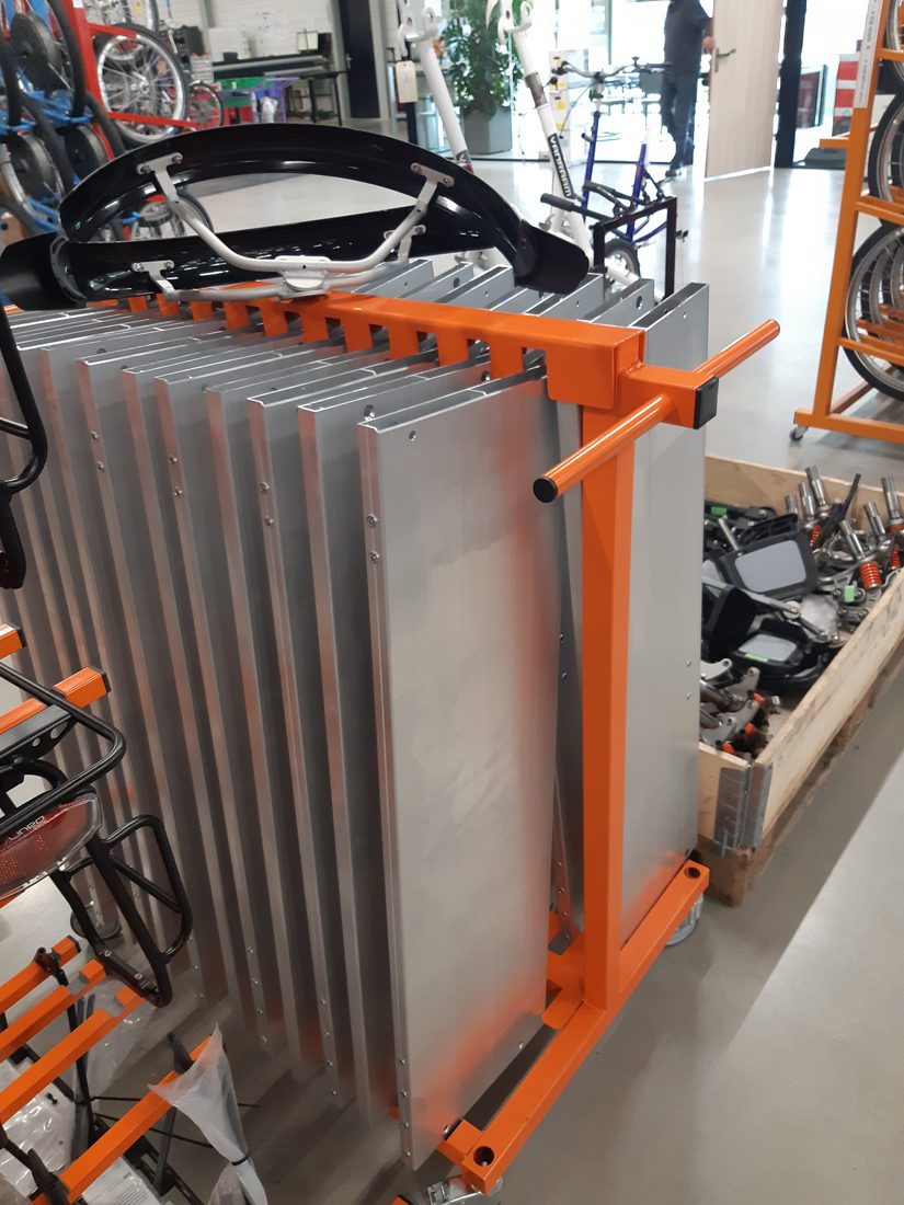 Parts wagon (in use)
